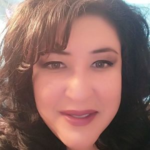 Meet your Posher, Raquel